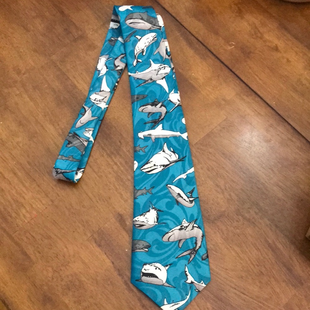 Shark tie 🦈